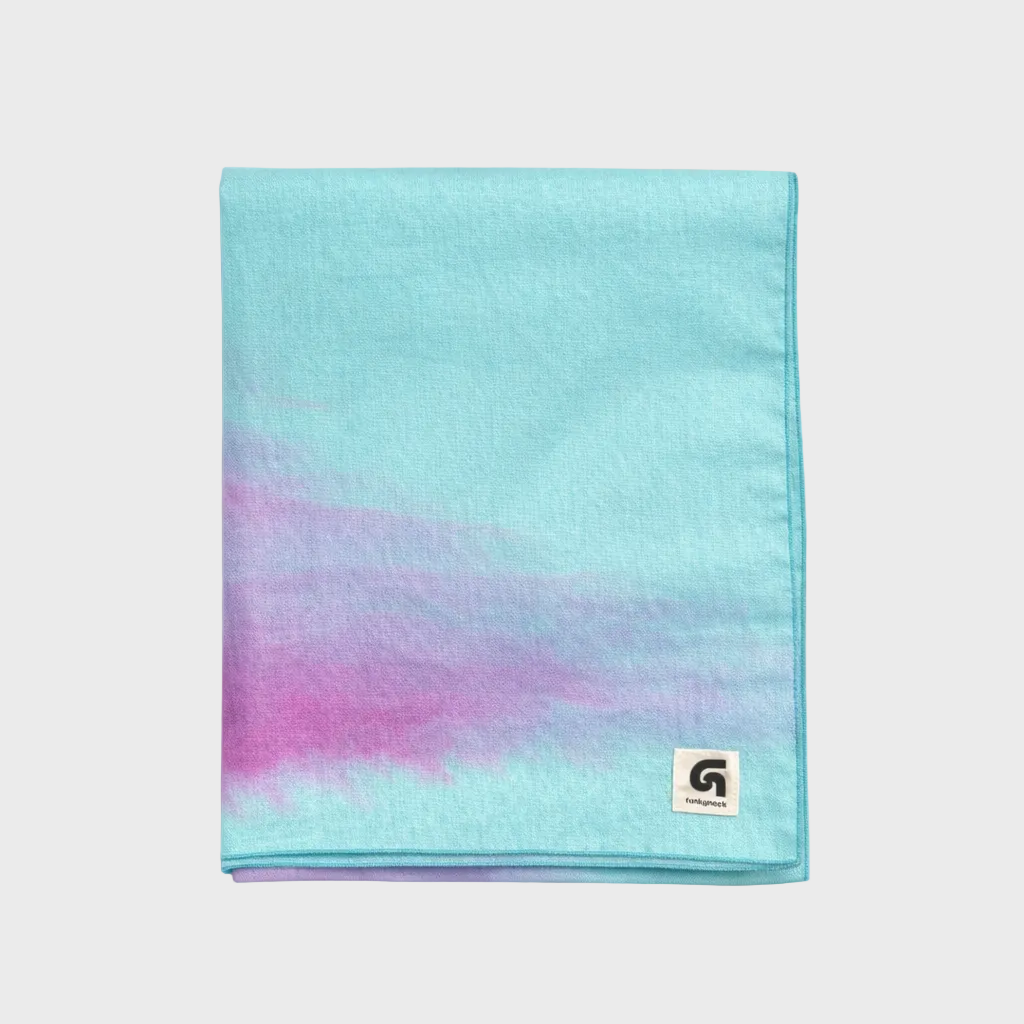 Fular Aqua azul agua, lila y mostaza doblado de la colaboración Aina Palmer para FunkyNeck